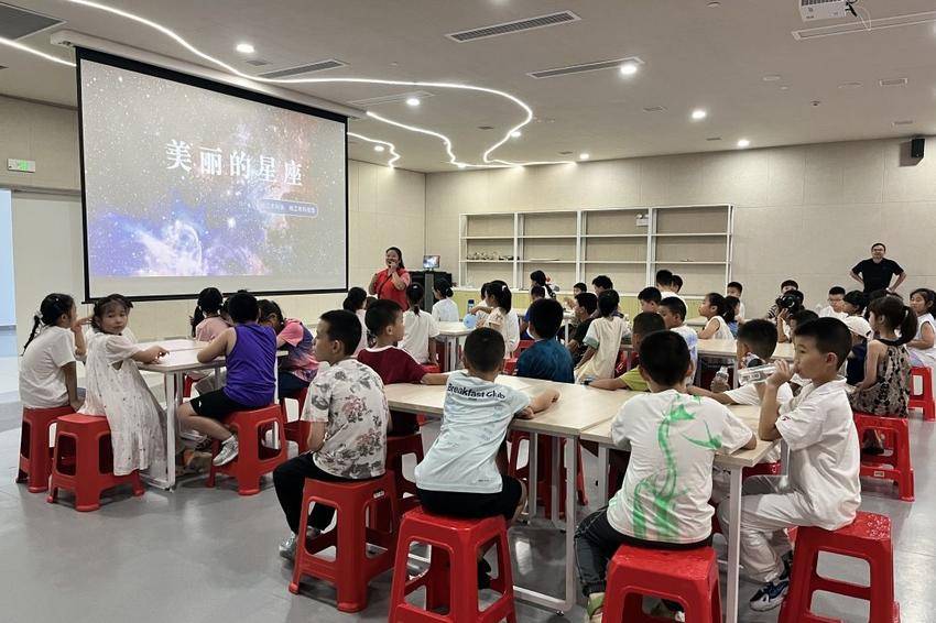 枝江：这个暑假，未成年人思想道德教育“活”起来.doc