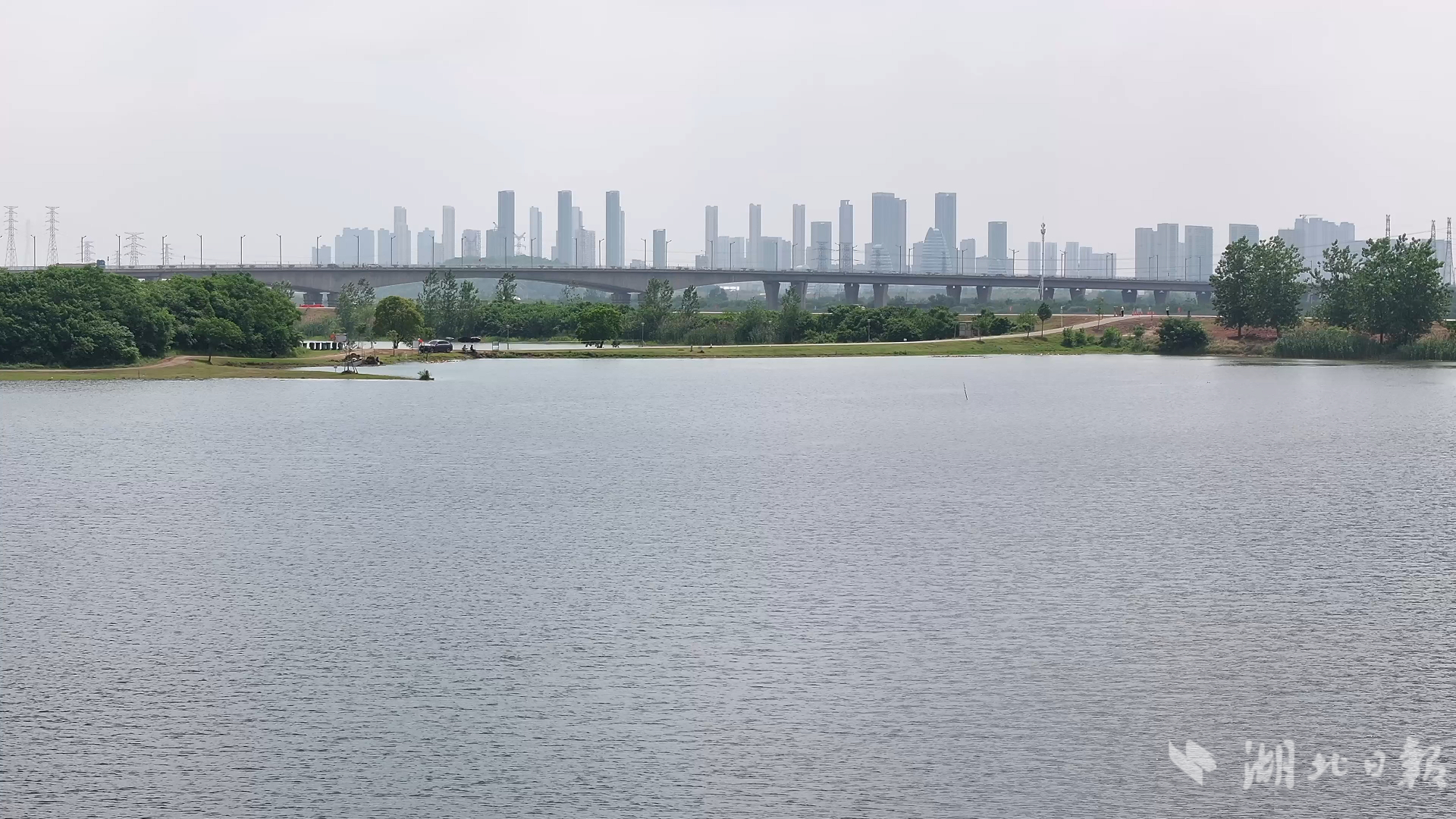 牛尾湖图2.jpg
