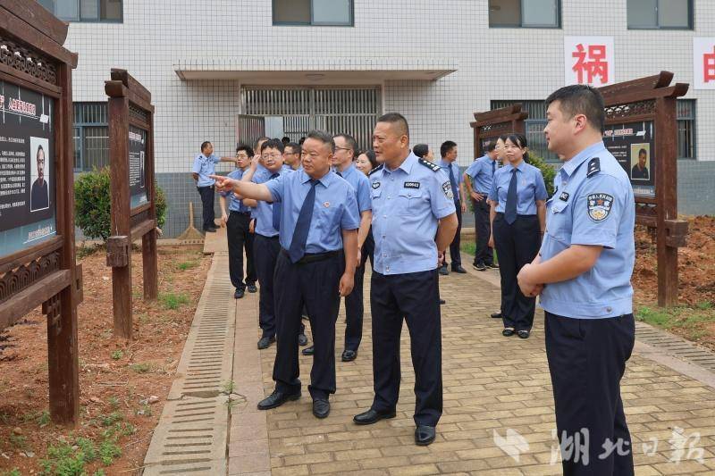 丹江口市检察院：沉浸式警示教育 筑牢防线守底线.doc