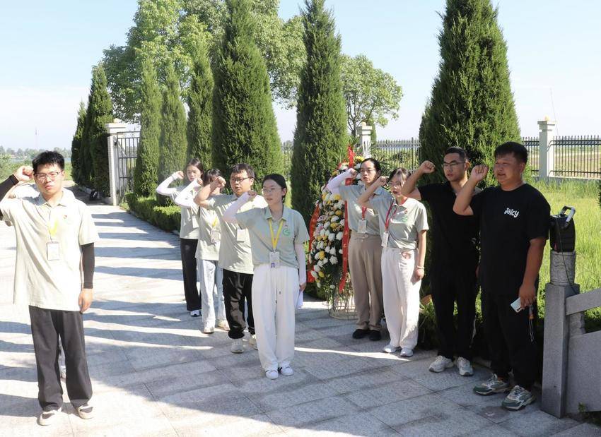缅怀抗日无名烈士，传承红色基因--堵城镇“七七事变“纪念日缅怀活动纪实.docx