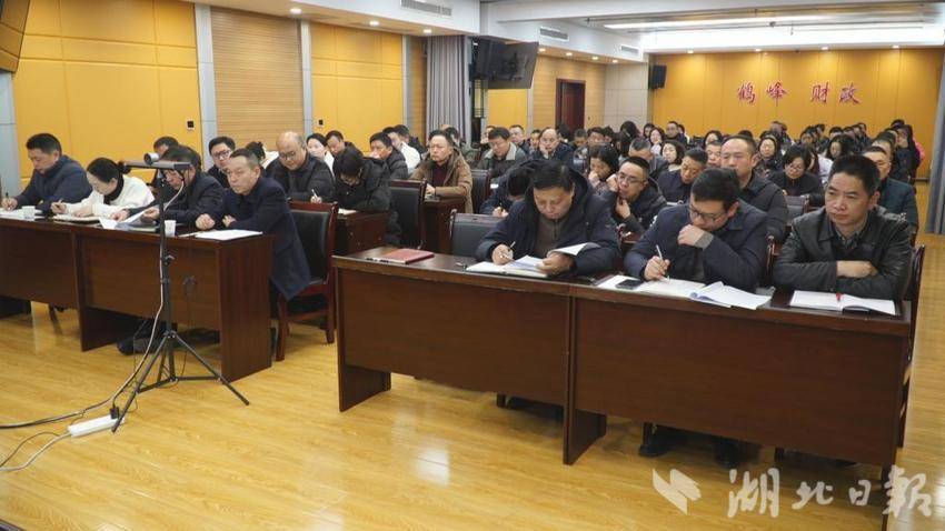 2025年全县发改、财政（国资）、统计、人社、政数等部门工作会_2025-01-22_17-18-30.jpg