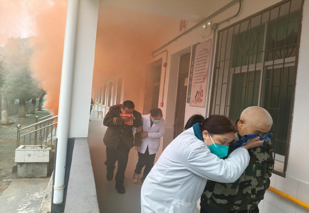 防患未“燃”守安宁：京山市雁门口镇福利院开展消防演练暨安全隐患排查行动.docx