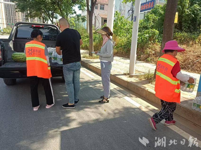 新市民公司多措并举  全力保障户外一线工作者“平安度夏”.doc