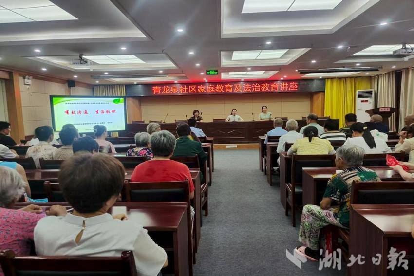 从“老大难”到“幸福里” 青龙泉社区治理的“温度答卷”.docx