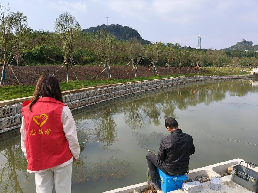 黑虎山村筑牢汛期安全防线 开展雨后河道山沟专项巡查.doc