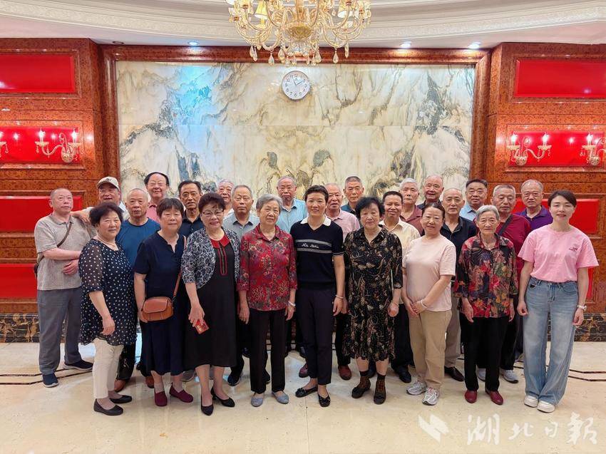 竹溪县发改局赴十堰开展退休老干部座谈会：共话发展新篇，情暖桑榆之心.docx