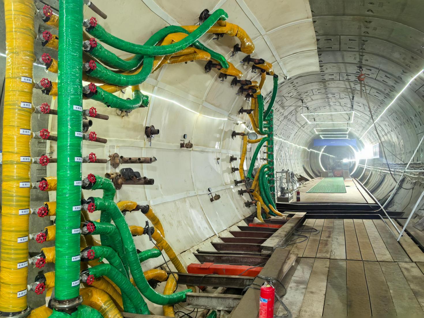 【一线传声】南京地铁11号线临七区间联络通道顺利完工.docx