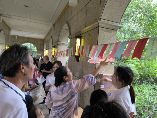 万松街道 凌云社区 月满中秋迎国庆  情暖世家乐团圆10.9.docx