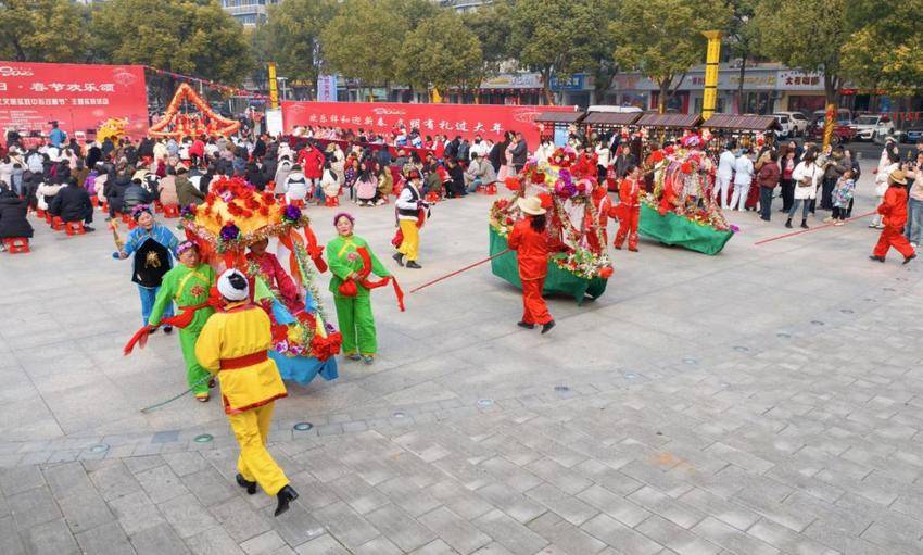 丹江口市妇联开展“我们的节日·春节欢乐颂”新春特别活动.doc