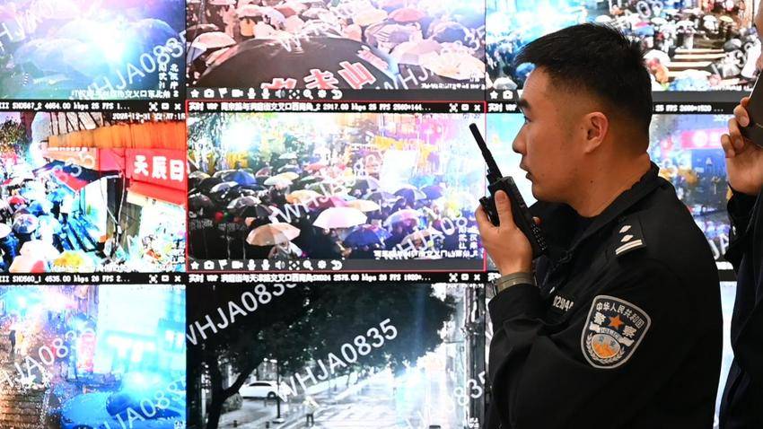 20260101 雨夜守跨年 藏蓝护祥和.docx