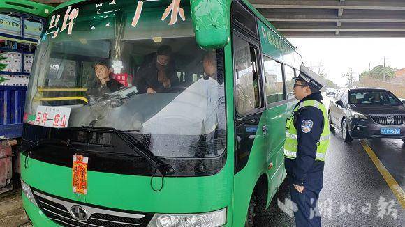 广水交警多措并举积极应对强寒潮天气