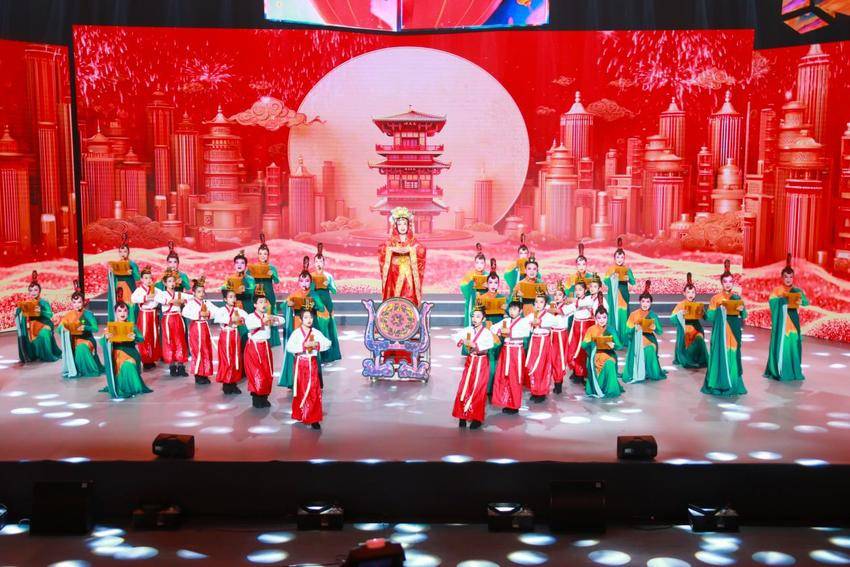 古韵新传！荆州《小雅·鹿鸣》闪耀省银龄春晚.docx