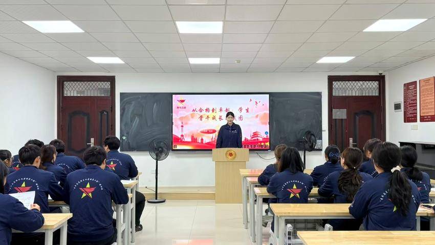 青春向党 奋斗有我 笃学荆楚英才志 聚力青马同逐光(终稿)(1).docx