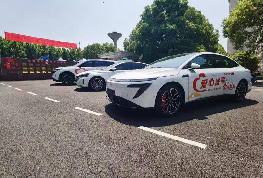 东风街道开启“护考模式”，助力考生起航.docx