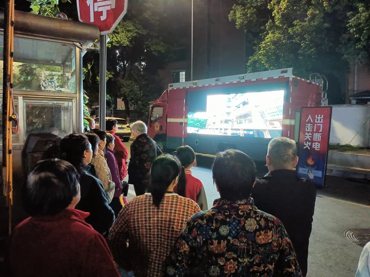 “破窗”宣讲在行动，共筑消防安全通道.doc