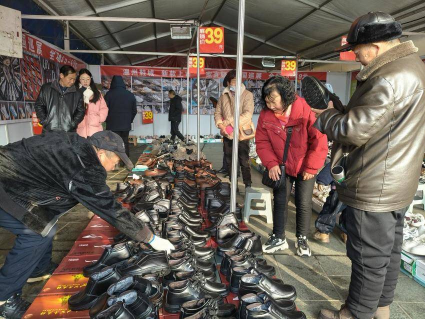 1.2026武当山供销集市启幕.docx