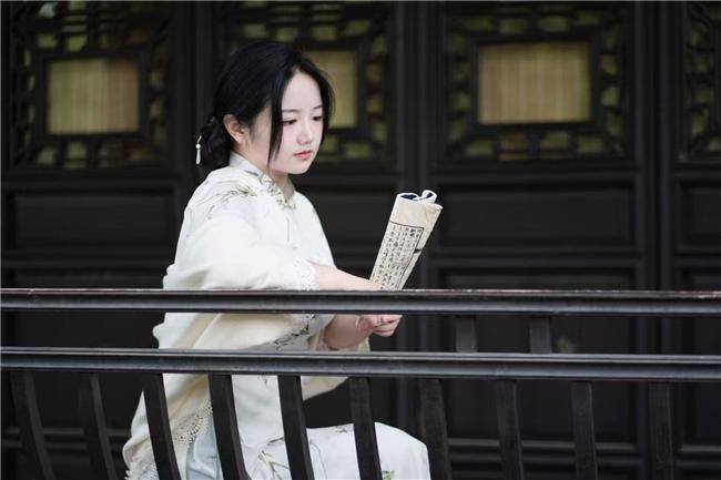 宜昌崛起网文新力量：作家君逸然  与一座江城的“出圈”故事.docx