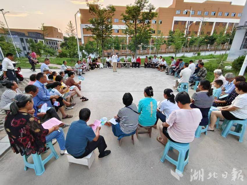 从“老大难”到“幸福里” 青龙泉社区治理的“温度答卷”.docx