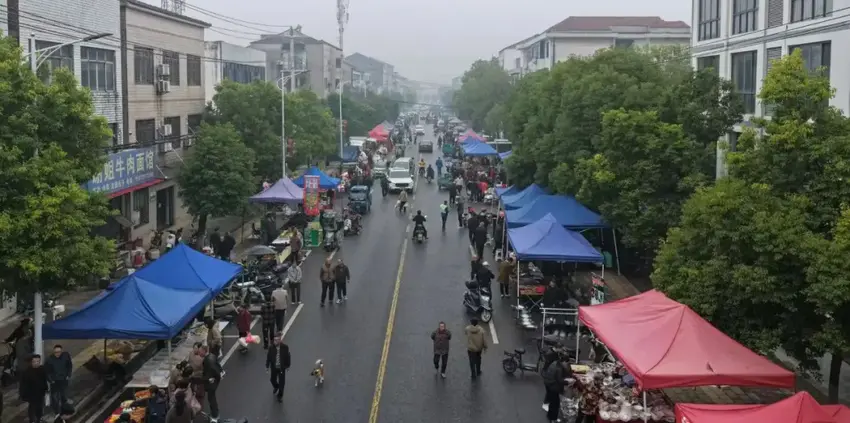 =马家寨乡“逢十集市”火热开场，点燃乡村振兴新引擎.docx