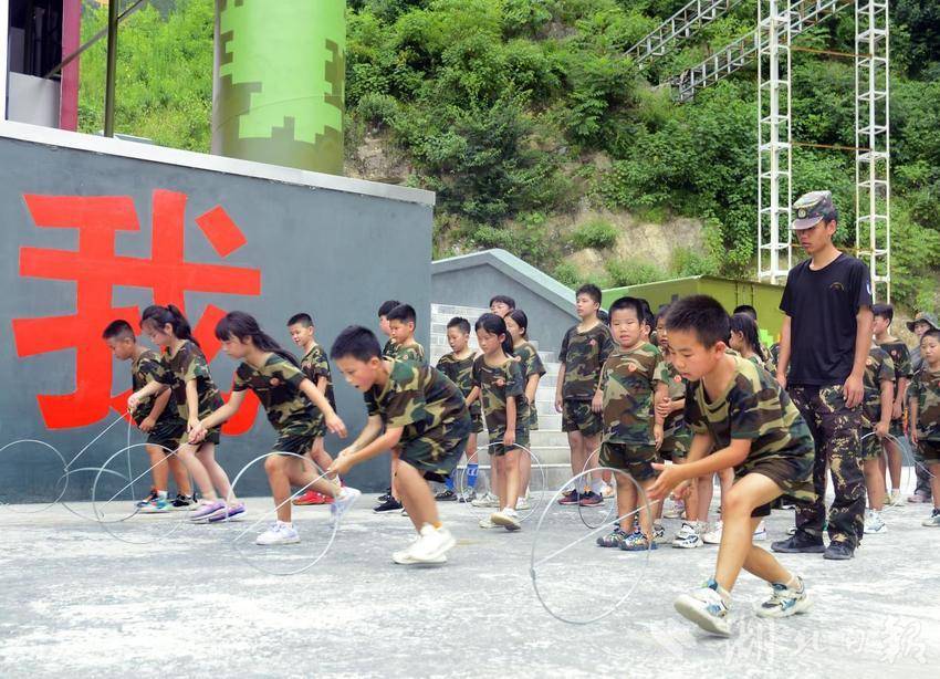 改02 武当山两家单位拟获十堰市中小学生研学旅行基地（营地）称号.docx