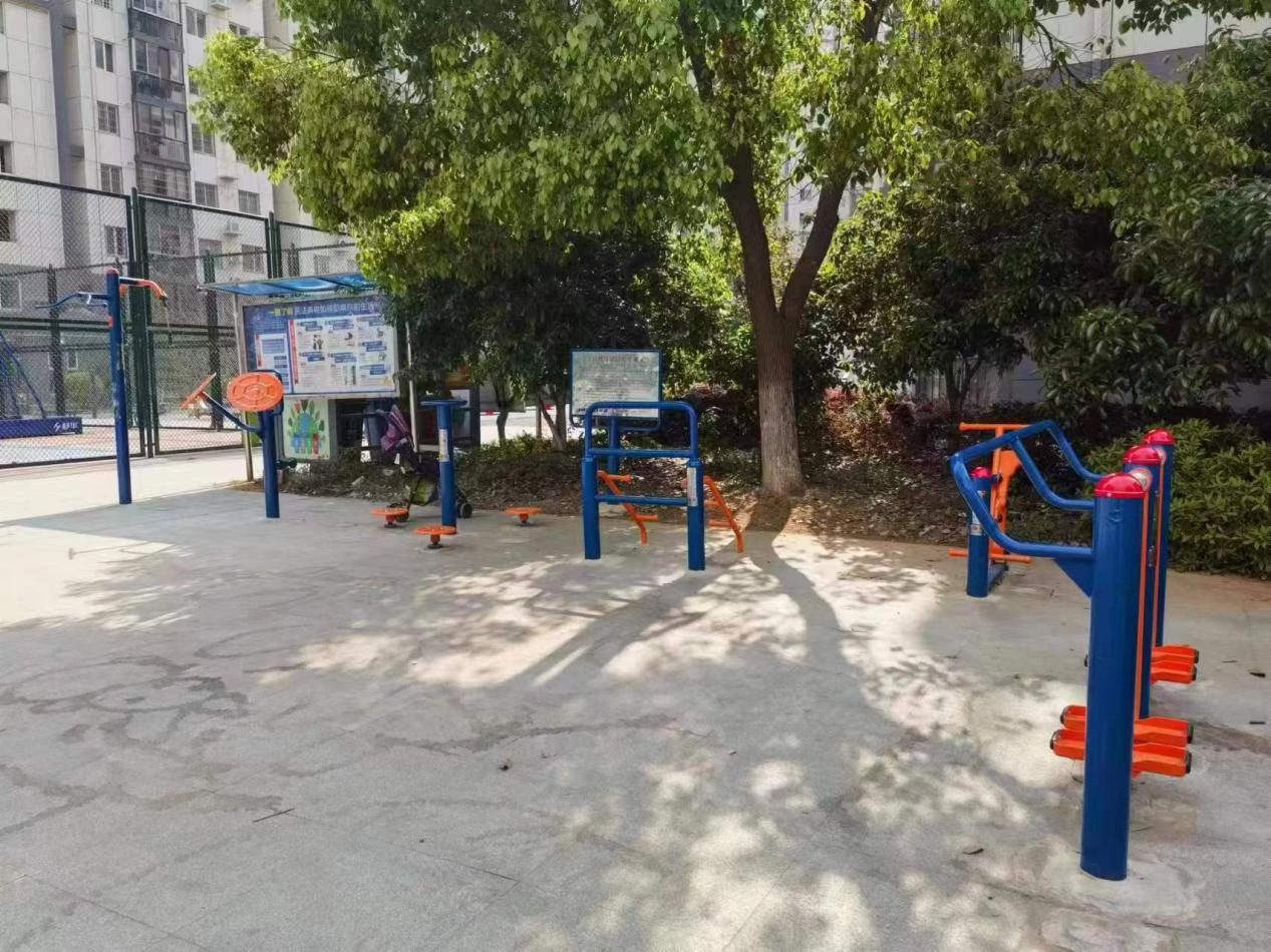 废弃喷泉池变身休闲小广场 共商共议缔造幸福生活.docx