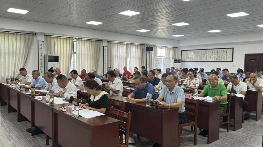 孝南区广场街道大院社区召开全国文明城市创建动员大会.docx