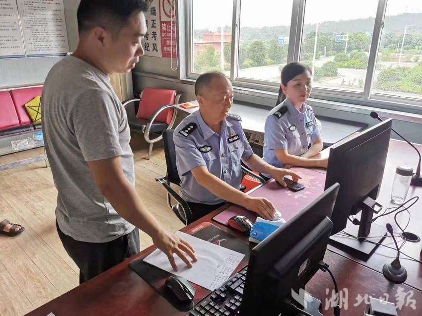 广水交警贴心服务迎战暑期“驾考热”