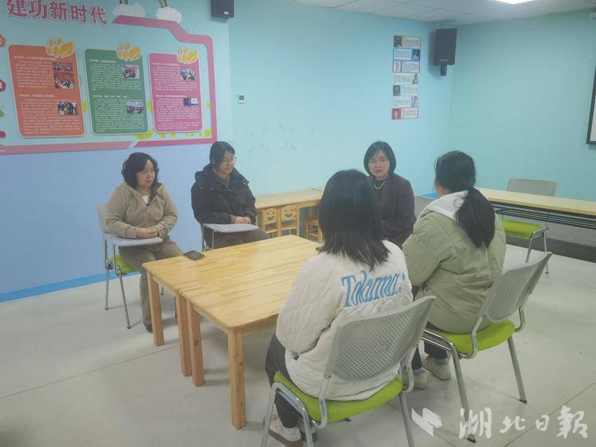 凝聚巾帼力量 嘉鱼成立“心之泉”妇女小组(2).docx