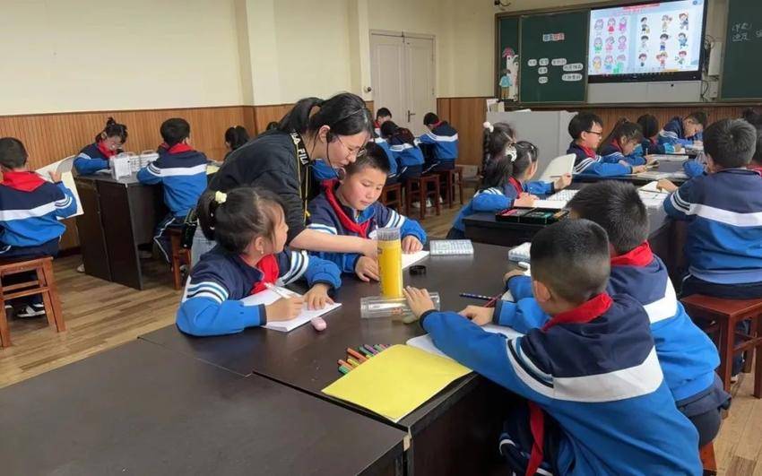 讲故事 读儿歌  做游戏  摸规律0419.docx