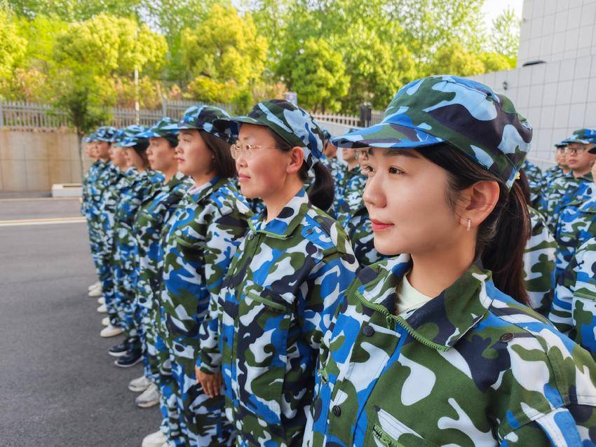 沙场练兵展风采 淬火成钢砺初心.doc