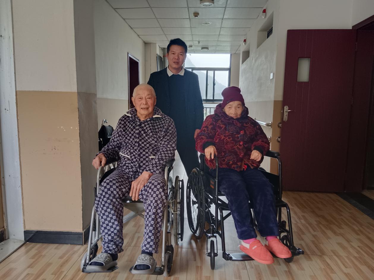 高家堰镇木桥溪村开展闭环服务 为福利院老人解忧送暖.docx