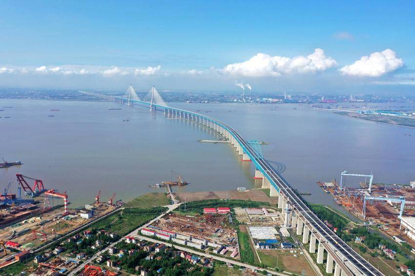 【特别策划】“2020-2025年度十大最美桥梁”揭晓！中交二航局5座桥梁入选.docx