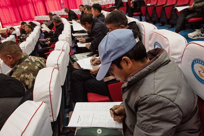 云梦住建局搭台！223名“泥巴匠”学技拿证，就业路更宽(日报).docx