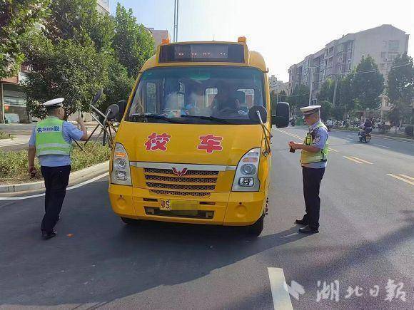 广水交警：守一城“烟火”护一夏“平安”
