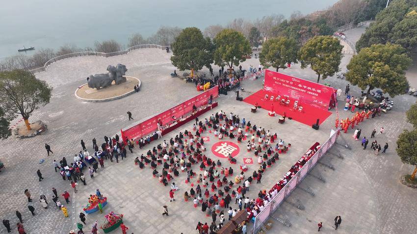 丹江口市妇联开展“我们的节日·春节欢乐颂”新春特别活动.doc