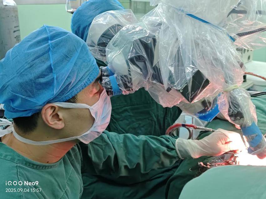 安陆首例！普爱医院成功实施脑动脉瘤开颅夹闭术.docx