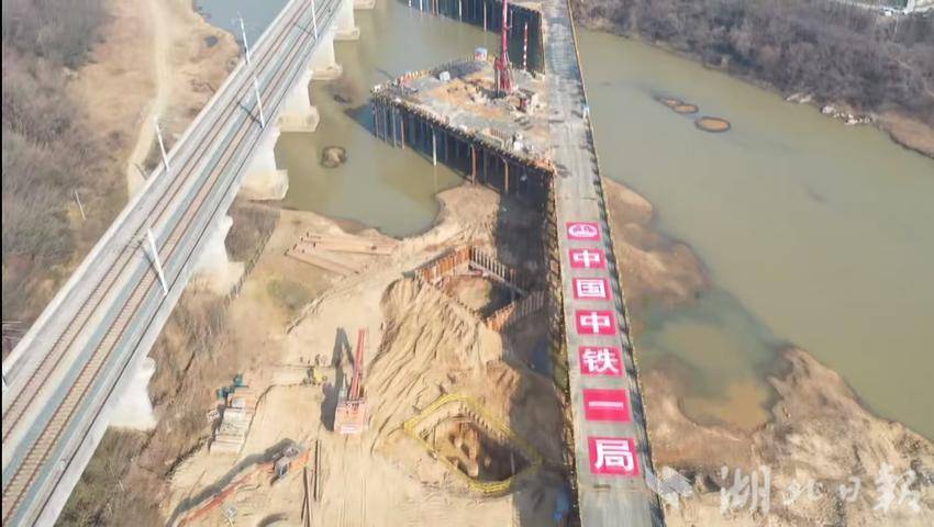 智能化建造 助力合武高铁湖北段加快建设.doc