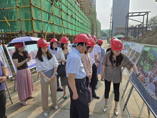 【0912】政协青山镇街道联络委围绕“加快青山古镇%0D%0A更新改造”议题开展一线协商活动.docx