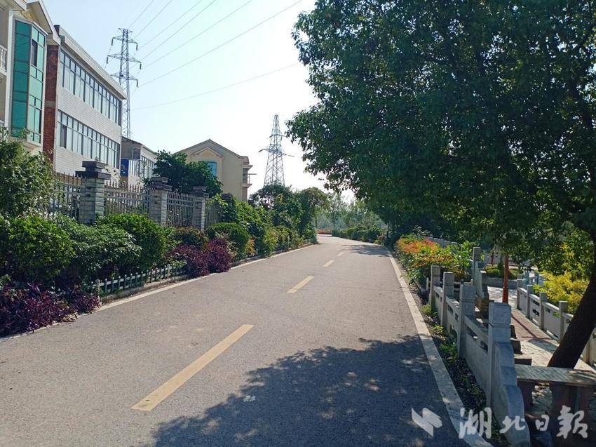 “钢铁转型”铸幸福家园.docx