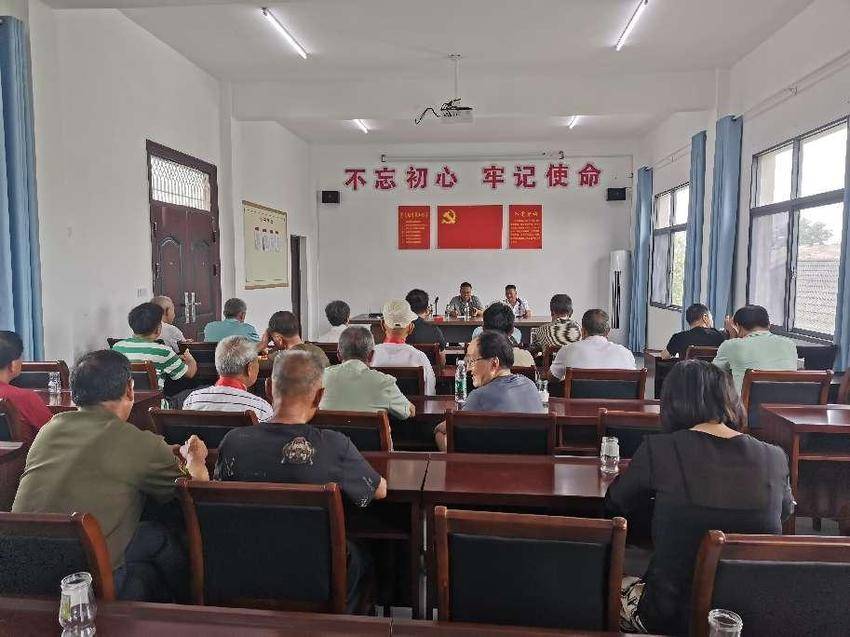 竹根滩镇以“厕所革命”提档升级为抓手，全面推进农村人居环境大提升(3).docx