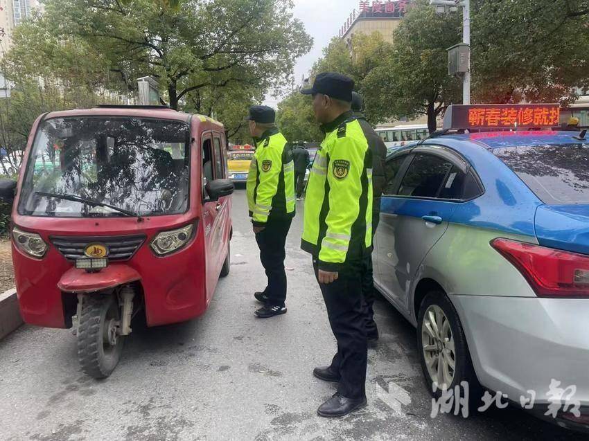 元旦坚守护畅通 执法为民显担当——蕲春县交通运输综合执法大队圆满完成元旦假期执法保障任务(1).docx