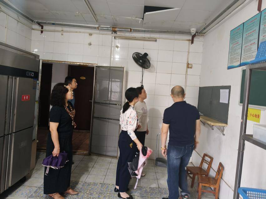 桃花岭社区开展国庆前安全排查 筑牢节日安全屏障.docx