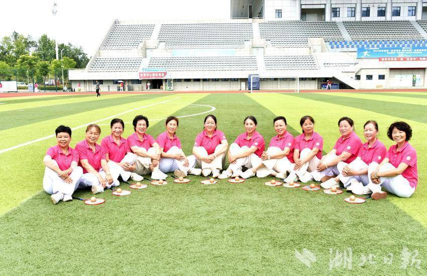 活力绽放湖北省全民健身暨万人柔力球快闪罗田站展演活动精彩纷呈.docx
