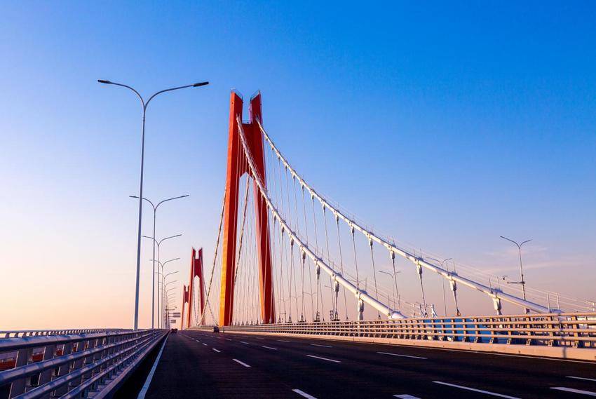 【特别策划】“2020-2025年度十大最美桥梁”揭晓！中交二航局5座桥梁入选.docx