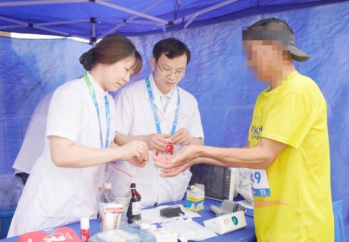 激情“天马”  “医”路护航——天门一医圆满完成2025天门马拉松医疗保障任务.docx