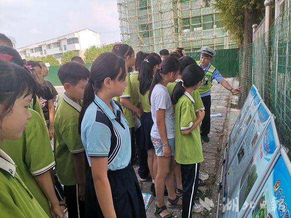 广水交警走进校园上好安全“第一课”