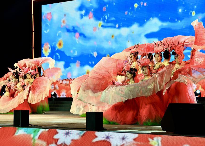 3_竹溪一中高质量发展大会文艺展演为祖国庆生.doc