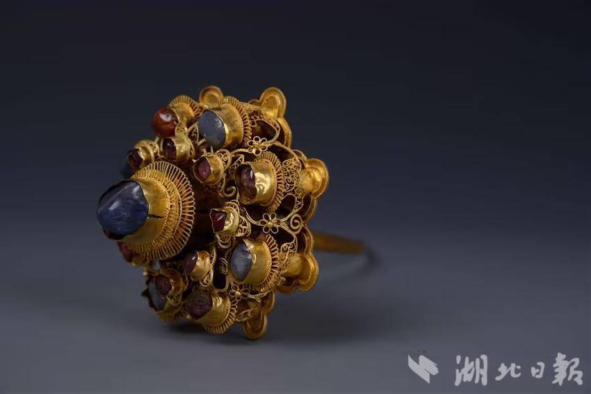 金镶宝石三层菊花簪.jpg