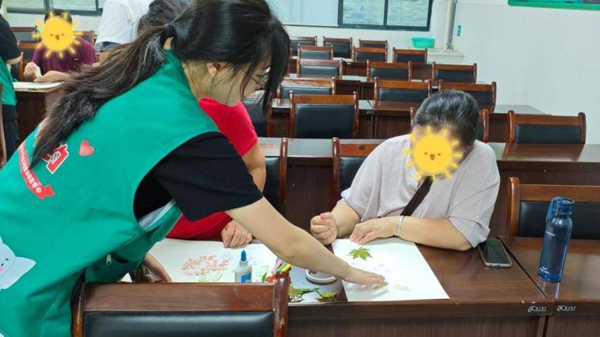 湖北文理学院：以花叶为笺，写就心灵的康复诗行.docx