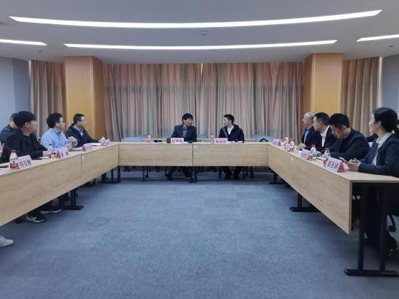 高站位对标一流 高标准擘画蓝图——潜江市中心医院赴全国县级标杆医院考察学习.docx